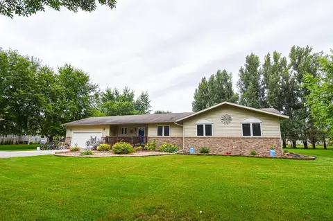 114 Fern Rd, Thief River Falls, MN 56701