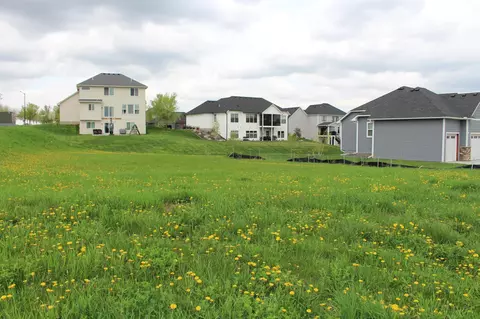 1794 Greystone Rd, Hastings, MN 55033