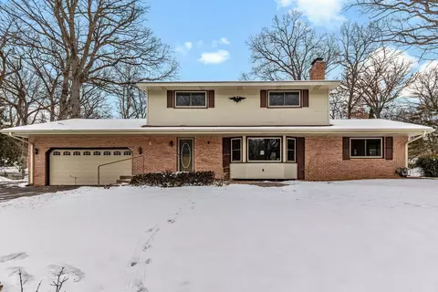 6923 Castle Ln, Eden Prairie, MN 55346