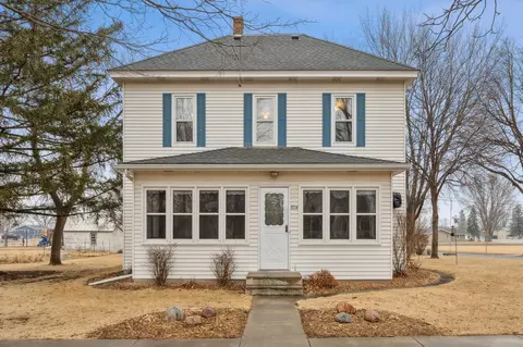 504 W Main St, Belle Plaine, MN 56011
