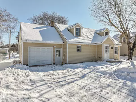 517 S Douglas Ave, Parkers Prairie, MN 56361