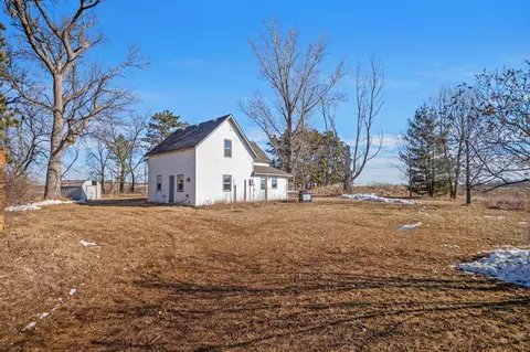 39383 University Ave NE, Stanchfield, MN 55080