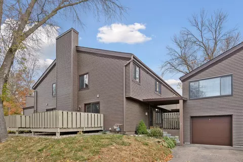 112703 Hundertmark Rd #703, Chaska, MN 55318