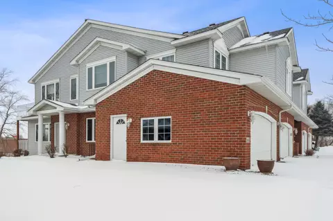 20063 Hoya Ct #9, Lakeville, MN 55044