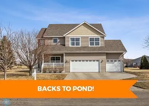 3810 15th St S, Moorhead, MN 56560