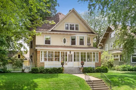 1726 Summit Ave, Saint Paul, MN 55105