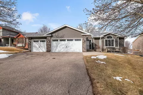 17226 Horizon Trl SE, Prior Lake, MN 55372