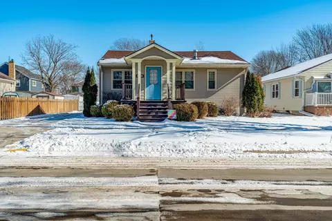 811 S Galbraith St, Blue Earth, MN 56013