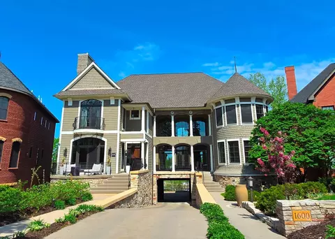 1600 Kenwood Pkwy, Minneapolis, MN 55405