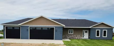 709 Blaine St N, Colfax, ND 58018