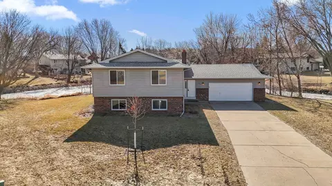 504 Elaine Ave, Shoreview, MN 55126