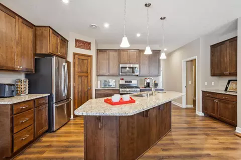 4668 Foxglove Dr, Minnetrista, MN 55331