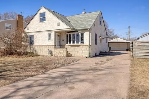 2194 Suburban Ave, Saint Paul, MN 55119