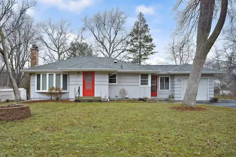 15710 Day Pl, Minnetonka, MN 55345
