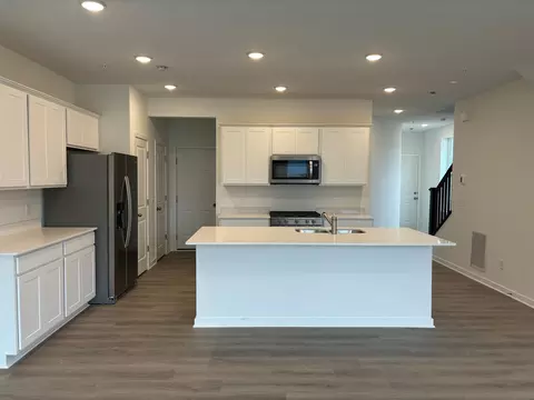 1731 Hauer Trl, Shakopee, MN 55379