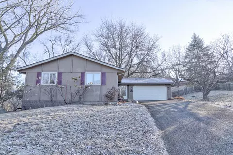 12409 Kennelly Rd, Burnsville, MN 55337