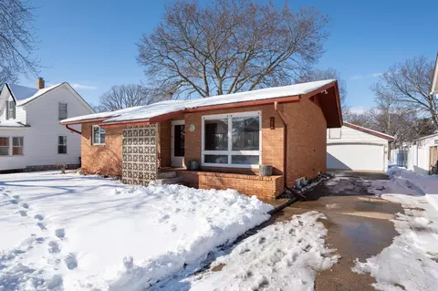 706 4th St W, Hastings, MN 55033