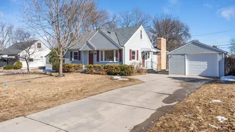 5106 France Ave N, Brooklyn Center, MN 55429