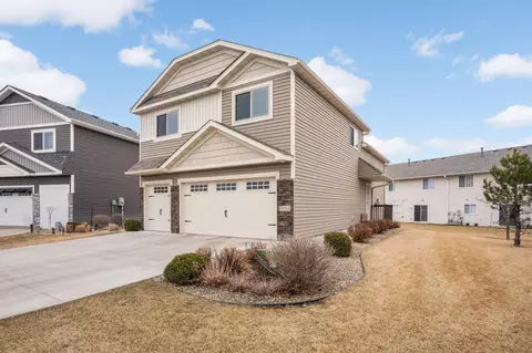 9063 Golden Pond Ln N, Monticello, MN 55362