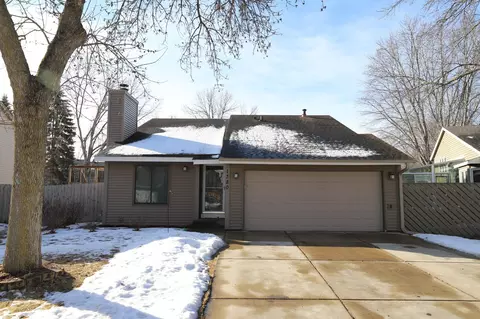 1380 Viewcrest Rd, Shoreview, MN 55126