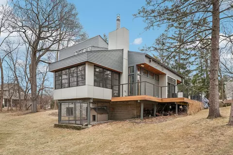 925 Ithaca Ln N, Plymouth, MN 55447
