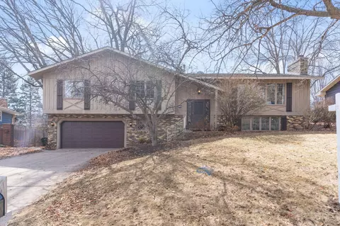 1560 Trollhagen Dr, Fridley, MN 55421