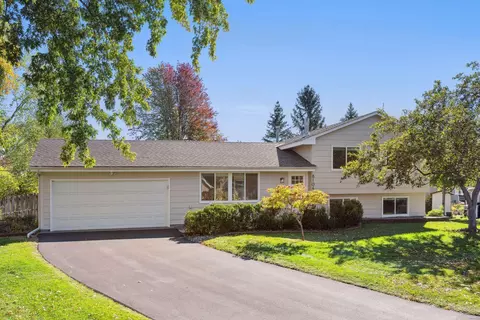 8104 Lad Pkwy, Brooklyn Park, MN 55443