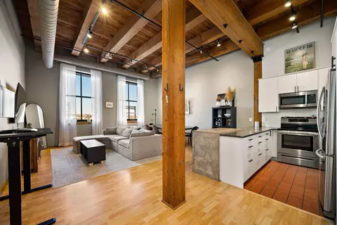 289 5th St E #508, Saint Paul, MN 55101