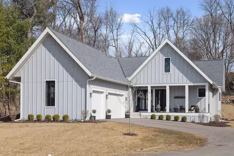 197 Oak St, Excelsior, MN 55331