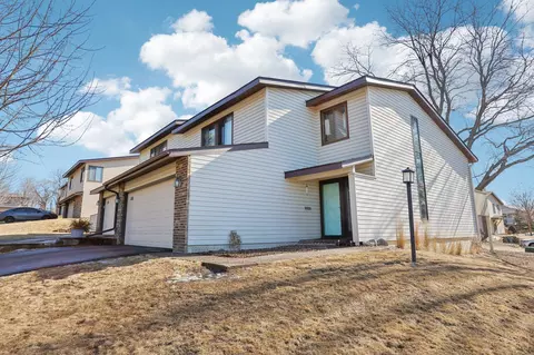 5361 Hyland Pl, Bloomington, MN 55437