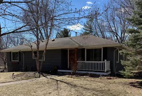 7474 Knollwood Dr, Mounds View, MN 55112