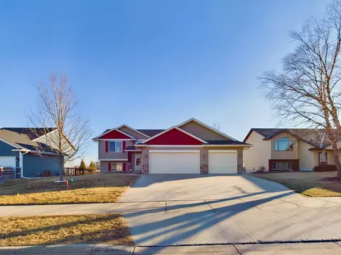1212 4th St NW, New Prague, MN 56071