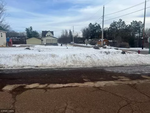 402 Park Ave, Sandstone, MN 55072