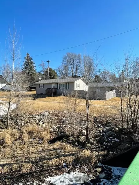 112 W Church St, Spring Valley, MN 55975