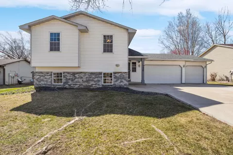 9444 Jareau Ave S, Cottage Grove, MN 55016