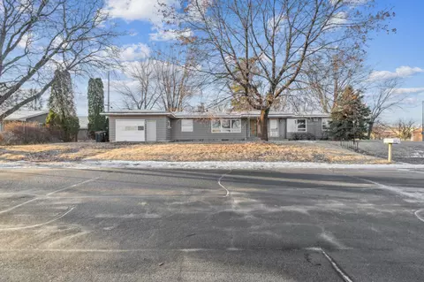 130 E Pomeroy St, River Falls, WI 54022