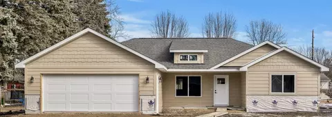 332 Spruce Dr E, Annandale, MN 55302
