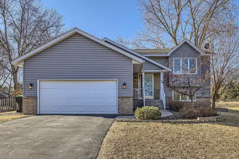 426 Forsham Lake Dr, Lino Lakes, MN 55014