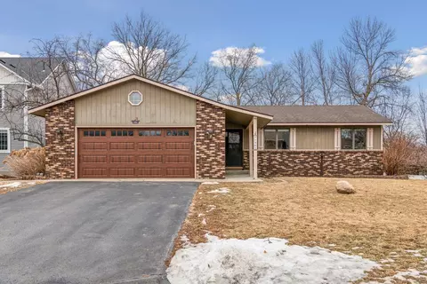 1461 Cardinal Cv, Chaska, MN 55318