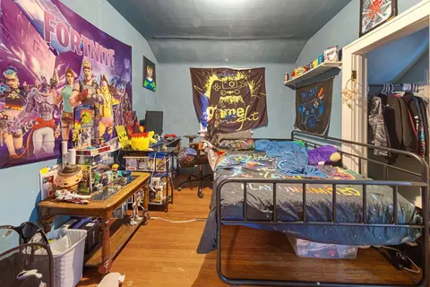Bedroom - 318 E 5th St, Albert Lea, MN 56007 photo 2 of 4