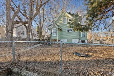 Exterior - 318 E 5th St, Albert Lea, MN 56007 photo 4 of 5