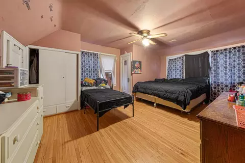 Bedroom - 318 E 5th St, Albert Lea, MN 56007 photo 3 of 4