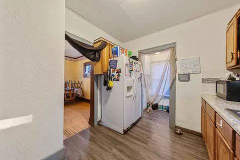 Entry Way - 318 E 5th St, Albert Lea, MN 56007 photo 1 of 1