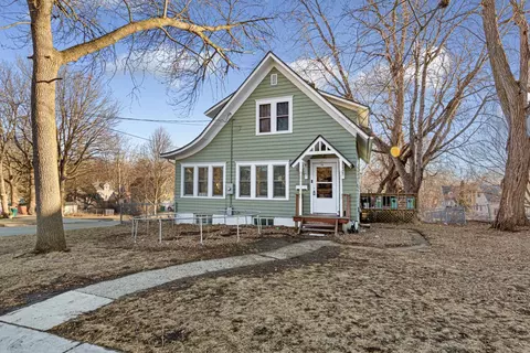 318 E 5th St, Albert Lea, MN 56007
