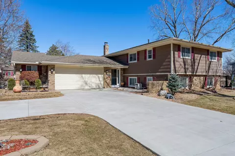3316 E 126th St, Burnsville, MN 55337