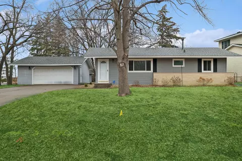 2139 Carnelian Ln, Eagan, MN 55122