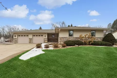 11907 Porter Dr, Champlin, MN 55316