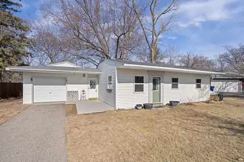 11 West Rd, Circle Pines, MN 55014