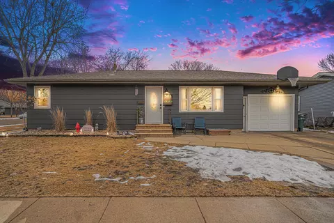 503 N Oakley St, Luverne, MN 56156