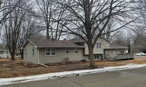 1304 Swanhill Dr, Albert Lea, MN 56007